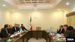 دور دوم مذاکرات ايران و تيم فنی آژانس درباره سانتريفيوژهای پی-۱ و پی-۲، روز پنجشنبه پس از سه دور گفت‌ وگو پايان يافت.