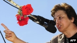 شیرین عبادی می گوید، در صورتی که حکومت عاقلانه رفتار نکند، اعتراض ها ادامه خواهد یافت.