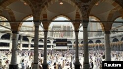 Комплекс будівель Великої мечеті в Мецці здатен вмістити кілька мільйонів людей відразу, і його продовжують розширювати