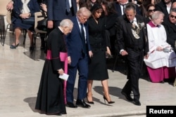 АКШ президенти Дональд Трамп менен жубайы Мелания Трамп.