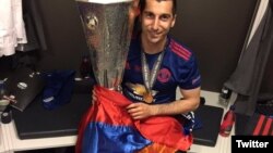 Հենրիխ Մխիթարյանը «Մանչեսթր Յունայթեդի» և Ամստերդամի «Այաքսի» հանդիպումնից հետո, Ստոկհոլմ, 24-մայիսի, 2017 թ․ 