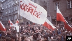تظاهرات جنبش سولیدارنوش در ورشو در سوم مه ۱۹۸۲