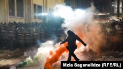 Грузиядагы митингдерде тартылган сүрөт. 29-ноябрь, 2024-жыл.