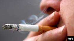 سازمان بهداشت جهانی:سیگار در سال پنج ميليون نفر در جهان را می کشد. 