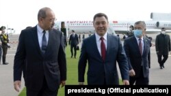 Кыргызстандын президенти Садыр Жапаров менен Өзбекстандын премьер-министри Абдулла Арипов.  11-март, 2021-жыл. Ташкент шаары. 