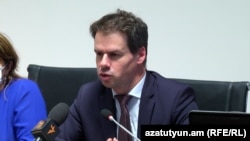 Посол Франции в Армении Жонатан Лакот  