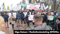 За словами правозахисників, зараз в Україні більш ніж півтори тисячі засуджених довічно людей без надії на звільнення