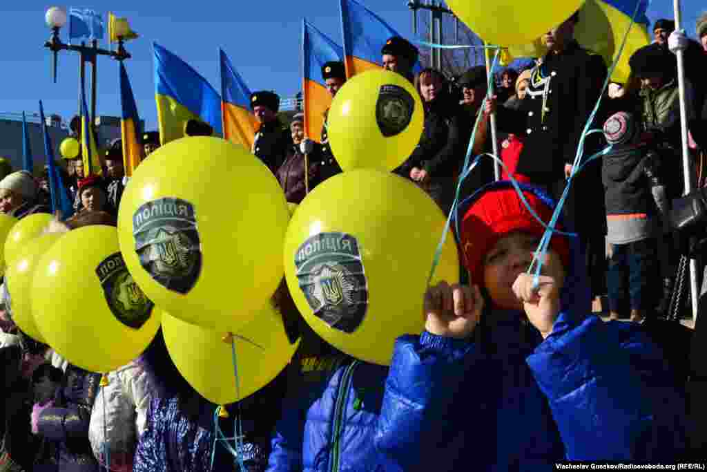 Найкращі глядацькі місця дісталися дітям