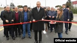 İlham Əliyev Mərdəkan-Qala yolunun açılışında