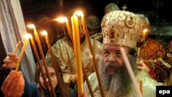 با سقوط خلافت ال اندلس در سال ۱۲۳۶ ميلادی، پادشاه وقت اسپانيا اين مسجد را به کليسای بزرگ يا کاتدرال تبديل ساخت، و از آن زمان مسلمانان ديگر حق برگزاری مراسم مذهبی در اين بنا را ندارند.