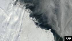 تصویر ماهواره‌ای از اقیانوس منجمد شمالی (عکس از آرشیو)