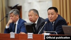 Кыргыз өкмөтүнүн мүчөлөрү