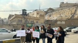 تجمع فعالان مدنی در مقابل زندان اوین برای لغو احکام اعدام