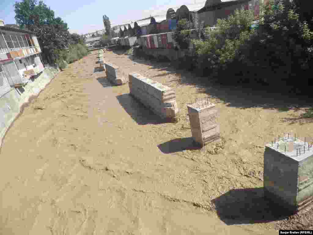 На три дня жители Оша остались без питьевой воды.