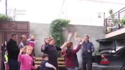 Тоғли Қорабоғ: Арманлар ҳудудни тарк этишдан олдин уйларини барбод қилар экан, озарбайжонлар ватанларига қайтишга ҳозирланмоқда