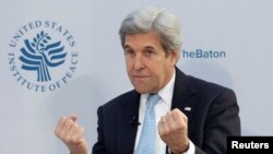 جان کری ۲۱ دی ماه در جریان نشست «دانشکده صلح آمریکا» 
