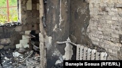 Знищений російським обстрілом будинок у приватному секторі Дніпра, 7 серпня 2025 року