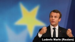 رئیس‌جمهوری فرانسه خواستار حمایت بین‌المللی برای تشکیل یک نیروی نظامی جدید به منظور مقابله با اسلامگرایان افراطی شده است.