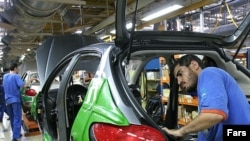 در سال ۱۳۸۵، به رغم ابلاغيه رهبر جمهوری اسلامی، تنها ۹ درصد اهداف دولت در زمينه خصوصی سازی تحقق يافت.