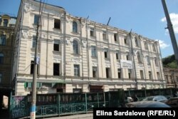 Одна з будівель комплексу на Хорива, 2