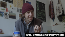 Кадар з фільму «Лебядзіная песьня Фёдара Озерава» Юрыя Сямашкі 