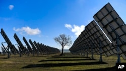 یک مرزعه انرژی‌های خورشیدی در اسپانیا