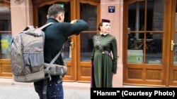 Гөлнур Даутова һәм фотограф