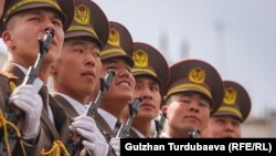 Кыргызстандын Куралдуу күчтөрүнүн жоокерлери. Иллюстрациялык сүрөт.