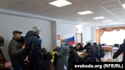 На избирательном участке (архивное фото)