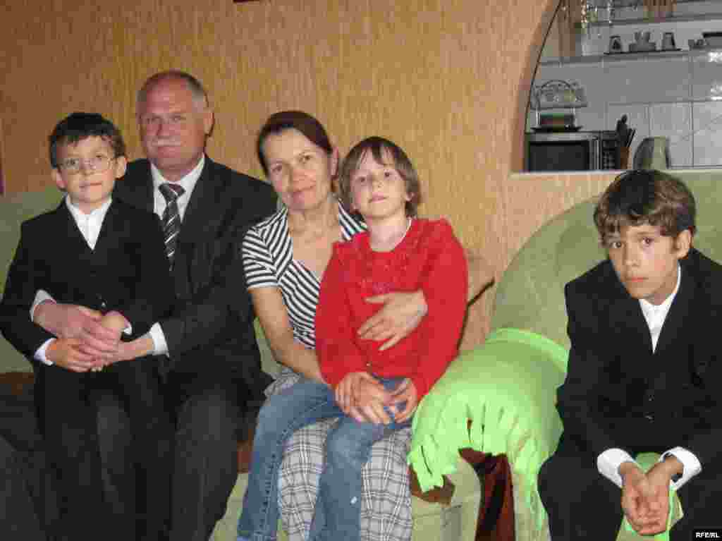 Родина Гавенків (і це ще не у повному складі, а з наймолодшими!)