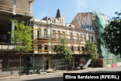 По сусідству з будинком Осипа Родіна зводять висотну будівлю