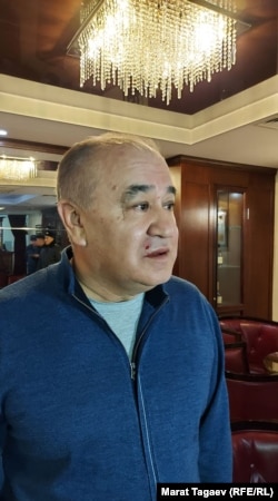 Өмүрбек Текебаев сабалгандан кийин тартылган сүрөт.