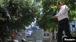 وجه غالب تبلیغات انتخاباتی در تهران فقط پوسترهای ابراهیم رئیسی است