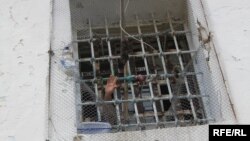 Судя по новому протесту заключенных, Минюст не только не выполнил своих обещаний, но и начал переводить систему работы исправительного учреждения на российские стандарты