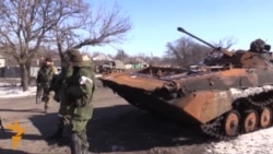 Gozgalaňçylaryň liniýasynyň arkasynda