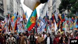 راهپیمایی هزاران هوادار «مادران میدان مایو» در آرژانتین 