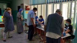 Один из избирательных участков в Токмаке. 