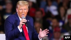 Դոնալդ Թրամփ, արխիվ