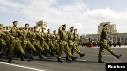 Զորահանդես Երևանի Հանրապետության հրապարակում, արխիվ