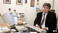 Ստամբուլում լույս տեսնող «Ակոս» շաբաթաթերթի սպանված խմբագրապետ Հրանտ Դինքը