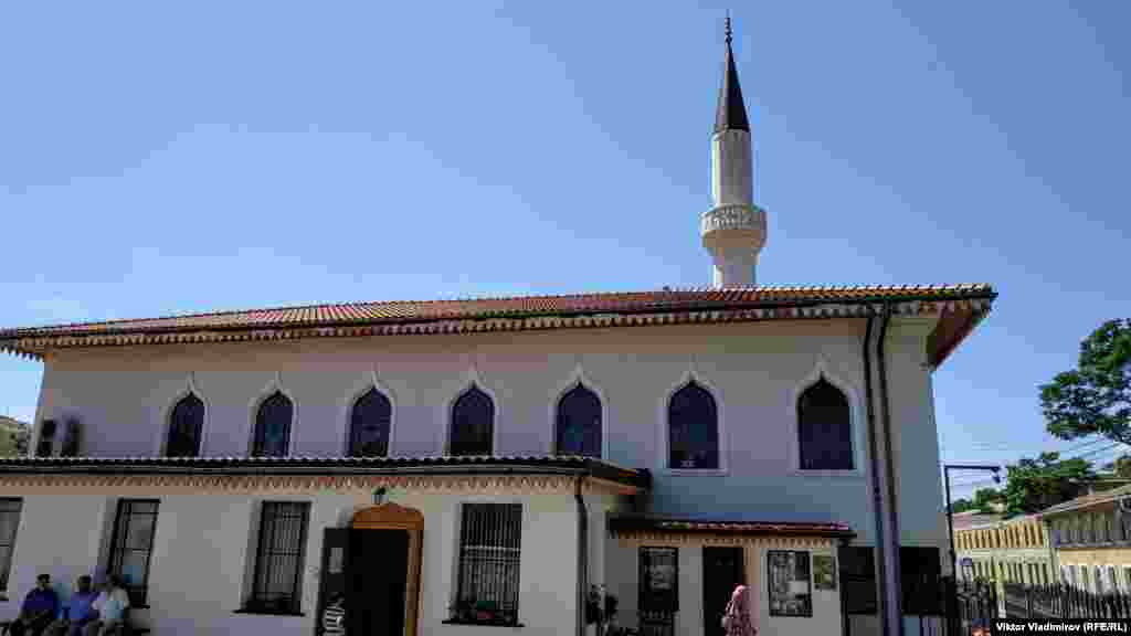 1881 camini müminler başqadan qurdı. 1929 senesinden başlap onı ibadetler içün qapatıp, medeniyet evi ve kinoteatr kibi qullanıp başladılar