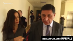 Замначальника полиции Вардан Егиазарян в Национальном собрании беседует с корреспондентом Радио Азатутюн, Ереван, 29 декабря 2017 г.
