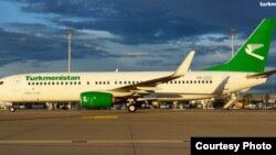 Түркіменстан президенті флотындағы Boeing 737 ұшағы.
