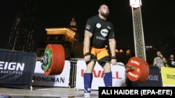 Олексій Новиков на міжнародних змаганнях в ОАЕ, архівне фото