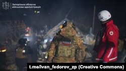 Голова області уточнив, що атака спричинила щонайменше три займання. На місцях працюють екстрені служби