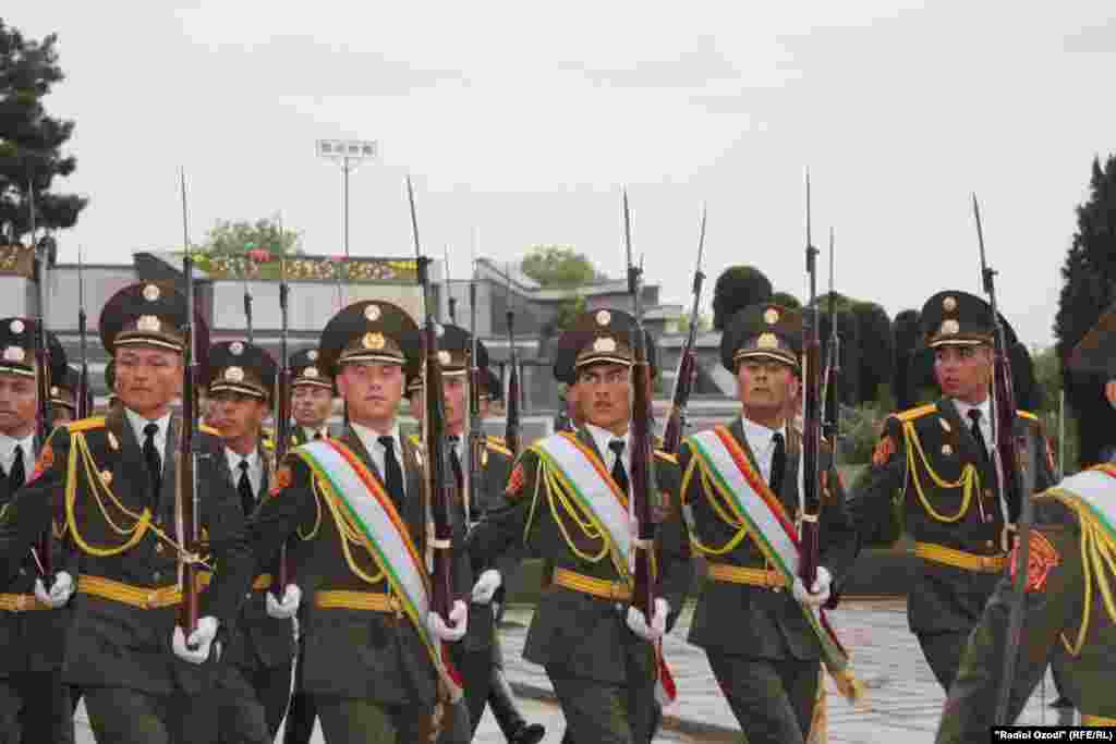 Празднование Дня Победы в г.Душанбе. Таджикистан. 9 мая 2011 г.