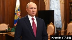 Закон також запроваджує з 1 жовтня контроль Росфінмоніторингу за грошовими переказами будь-якого розміру в Росію з певних країн