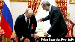 Recep Tayip Erdoğan ve Vladimir Putin. İstanbul, 2012 senesi ilk qış ayınıñ 3