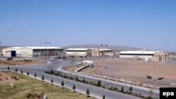 ایران برای حفاظت از تاسیسیات هسته ای خود در برابر حملات احتمالی به دنبال تقویت توان پدافند هوایی خود است. نمایی از تاسیسات غنی سازی اروانیوم ایران در نطنز