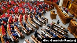 Керівника новоствореного об’єднання у сесійній залі не було, тож він не взяв слова після оголошення про створення очолюваної ним групи